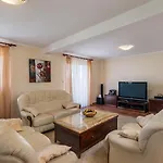 Divina Villa