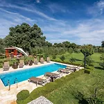Villa Divina *