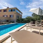 Divina Villa