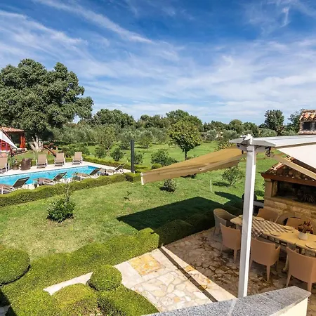 Divina Villa *