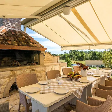 Divina Villa Šišan