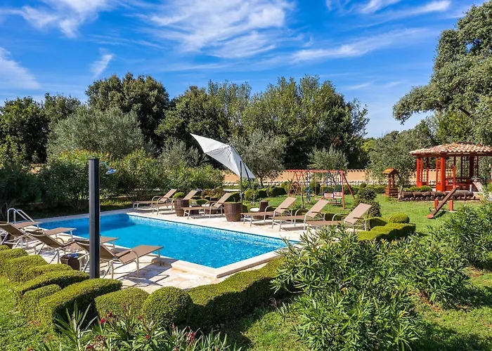 Divina Villa *
