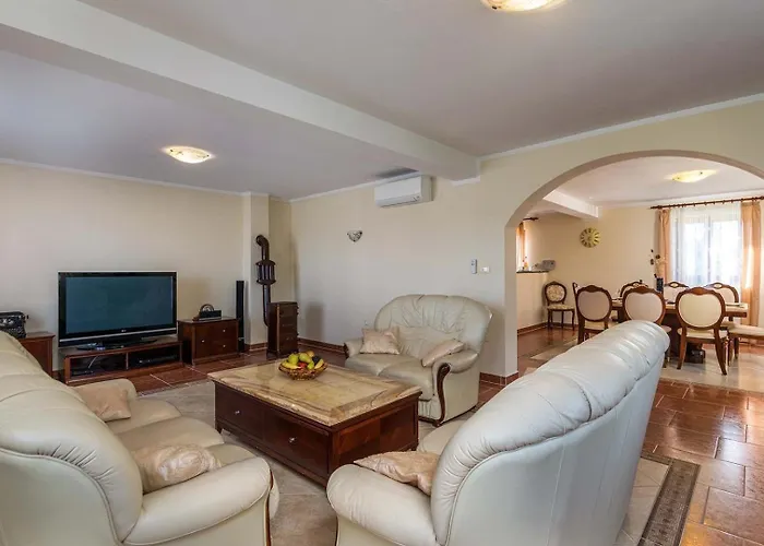 Divina Villa *
