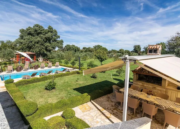Divina Villa *