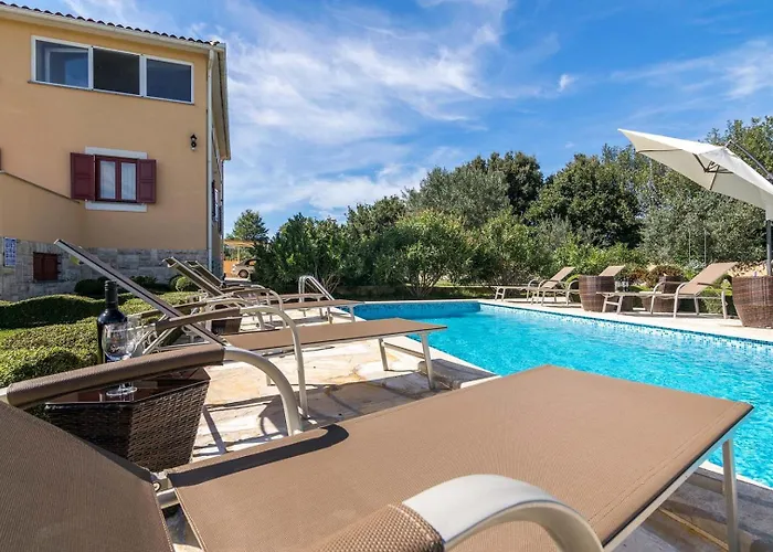 Divina Villa *