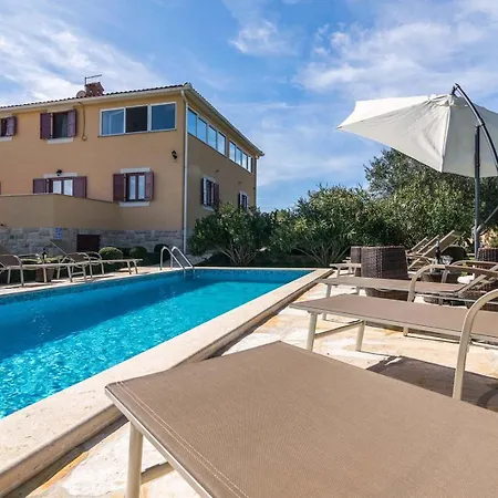 Divina Villa
