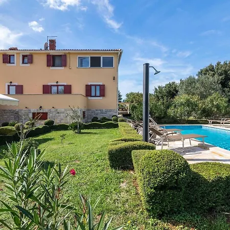 Divina Villa