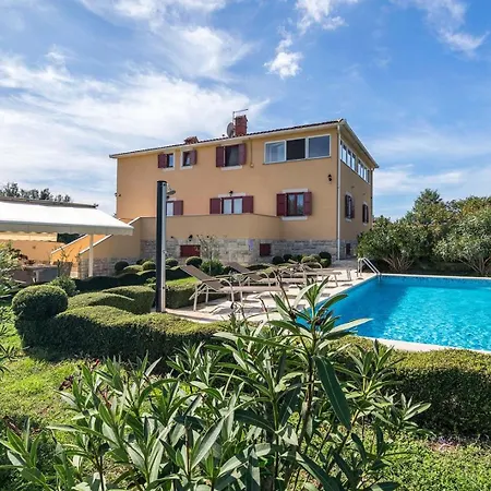 Divina Villa *