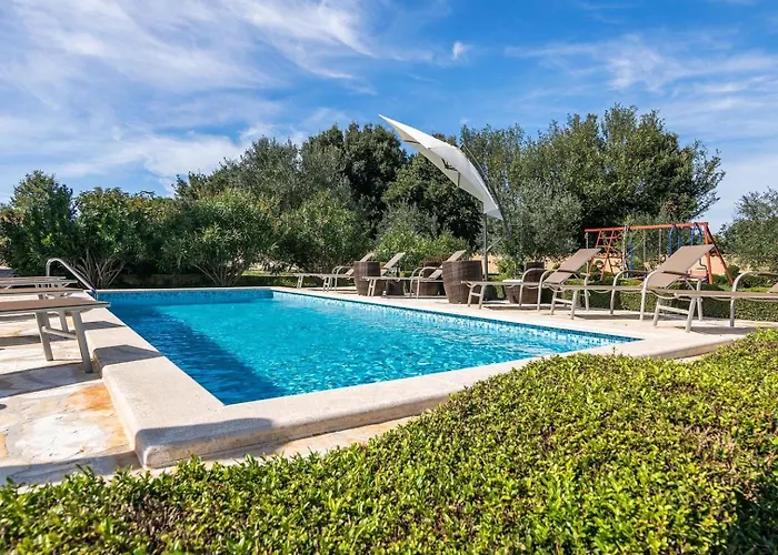 빌라 Divina Šišan