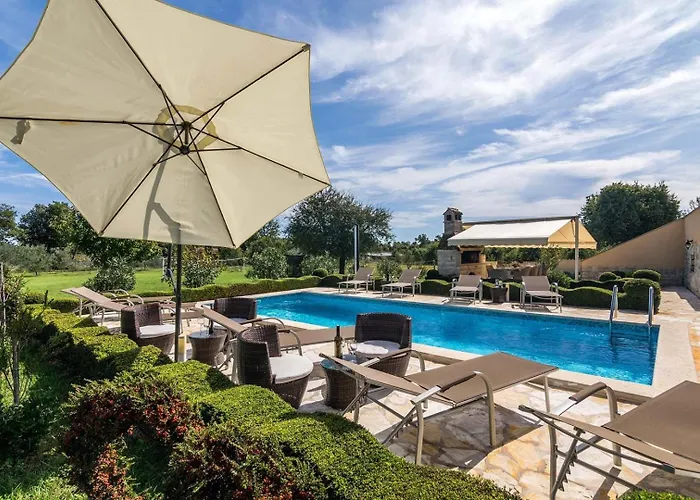 빌라 Divina Šišan