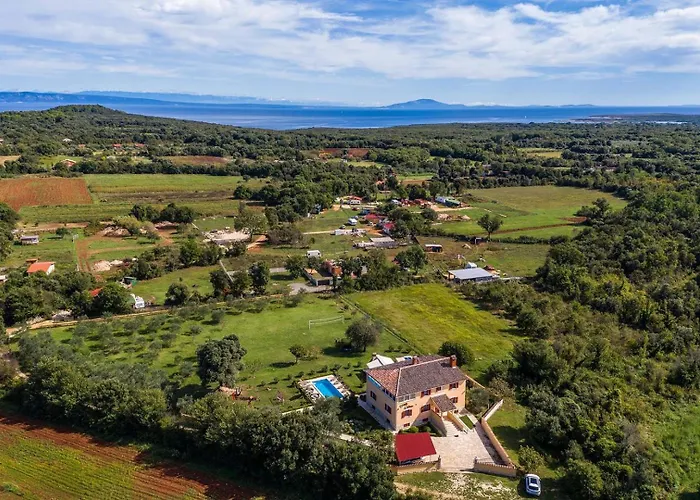 빌라 Divina Šišan